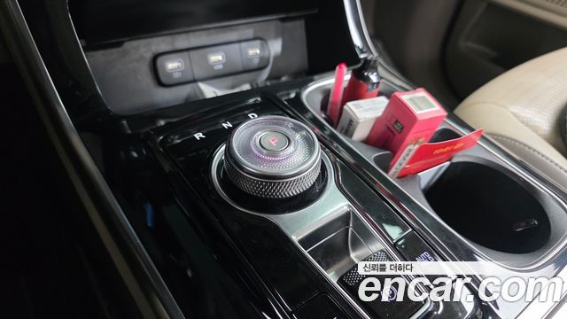 Kia Canival 2023 — photo 9