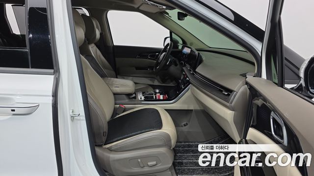 Kia Canival 2023 — photo 10