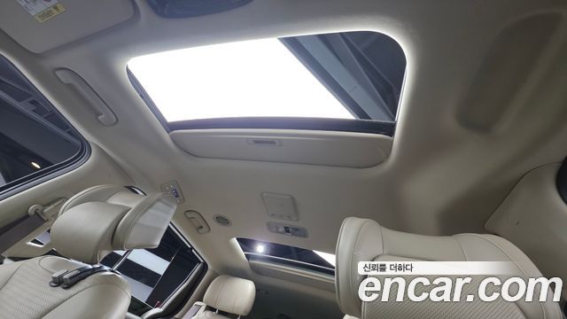Kia Canival 2023 — photo 11