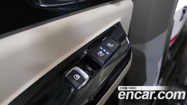 Kia Canival 2023 — photo 18