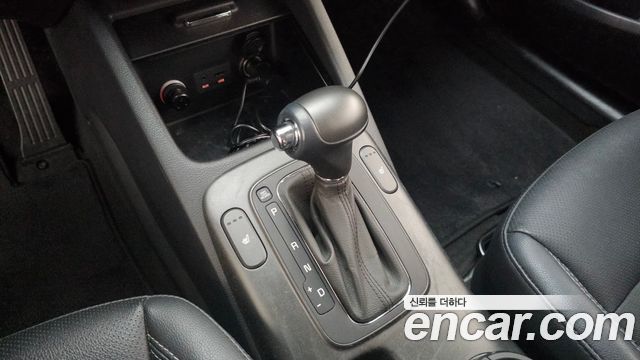 Kia K3 2014 — photo 9
