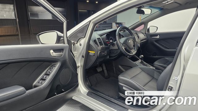 Kia K3 2014 — photo 10