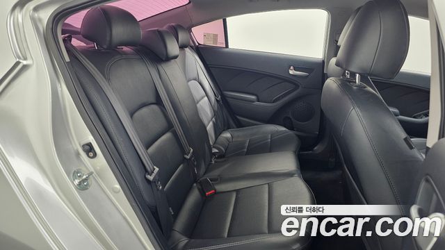 Kia K3 2014 — photo 12