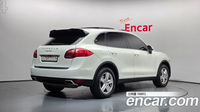 Porsche Cayenne 2012 — photo 2