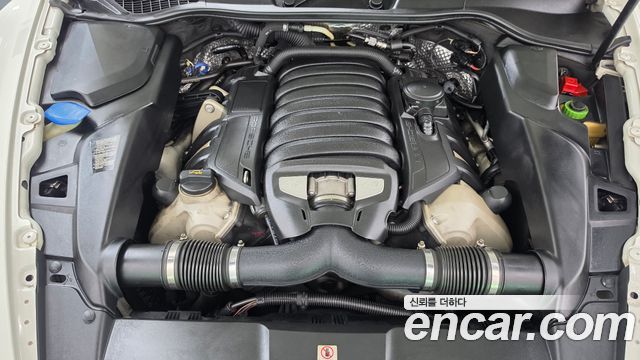 Porsche Cayenne 2012 — photo 6