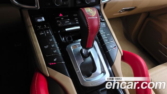 Porsche Cayenne 2012 — photo 9