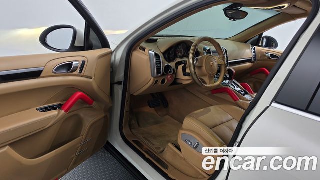 Porsche Cayenne 2012 — photo 10