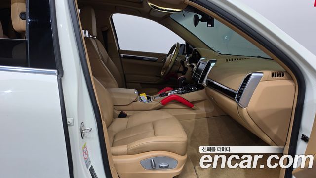 Porsche Cayenne 2012 — photo 11