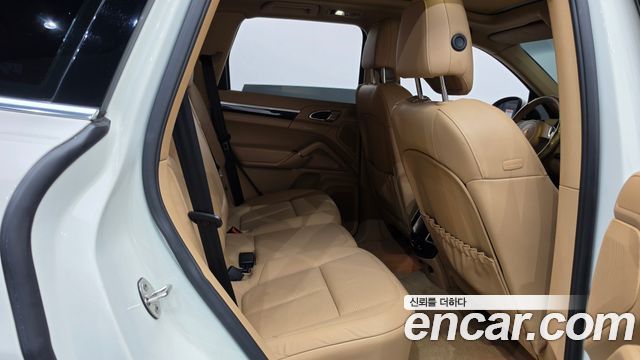 Porsche Cayenne 2012 — photo 12