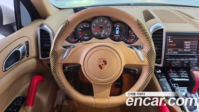 Porsche Cayenne 2012 — photo 13