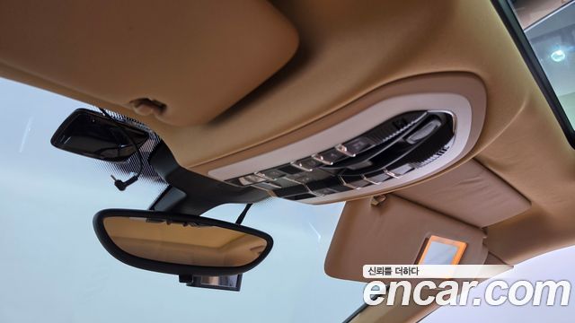 Porsche Cayenne 2012 — photo 17