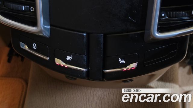 Porsche Cayenne 2012 — photo 19
