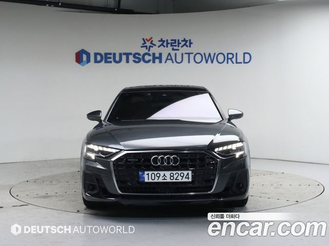 Audi A8 2022 — photo 3