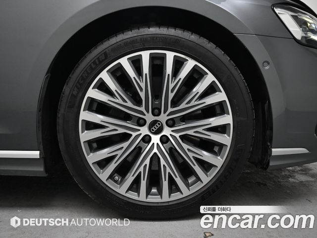 Audi A8 2022 — photo 5