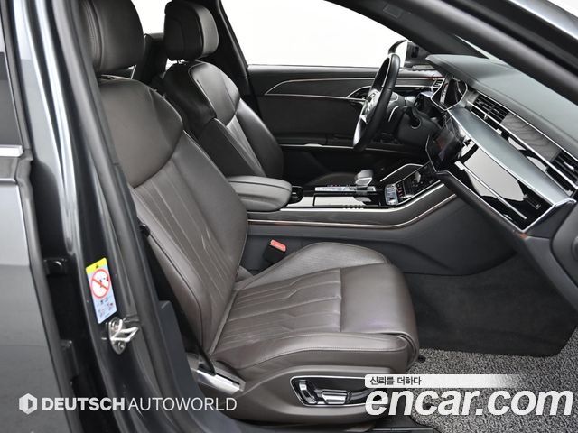 Audi A8 2022 — photo 10