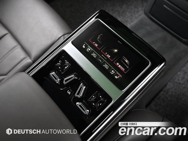 Audi A8 2022 — photo 16