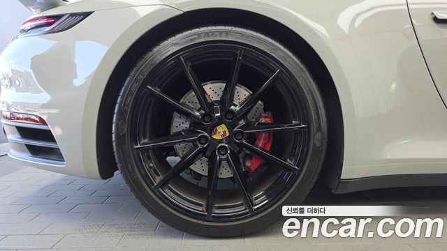 Porsche 911 2021 — photo 5