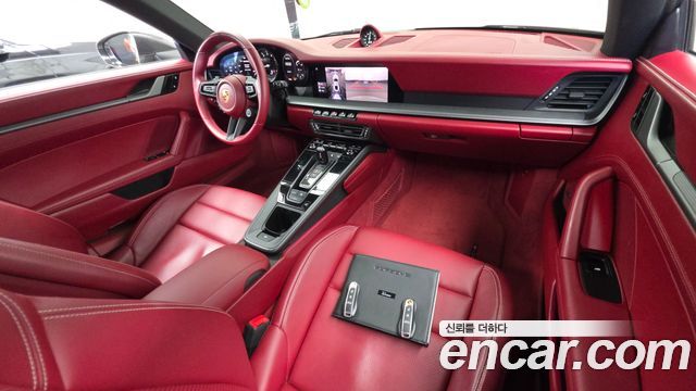 Porsche 911 2021 — photo 10