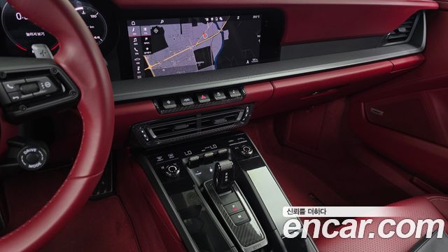 Porsche 911 2021 — photo 20