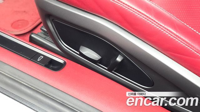 Porsche 911 2021 — photo 24