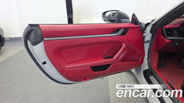 Porsche 911 2021 — photo 14