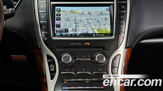 Lincoln MKX 2017 — photo 14