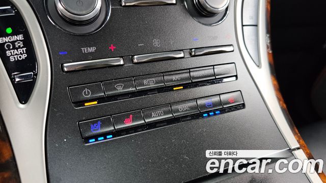 Lincoln MKX 2017 — photo 17