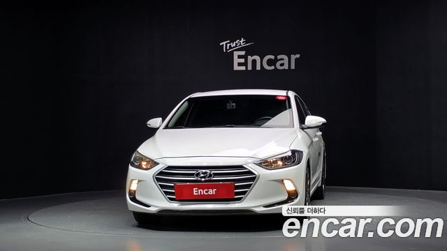 Hyundai AVANTE 2017 — photo 3