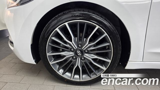 Hyundai AVANTE 2017 — photo 5