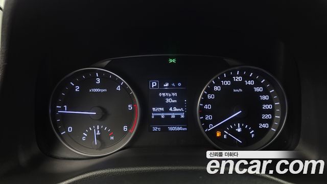 Hyundai AVANTE 2017 — photo 11