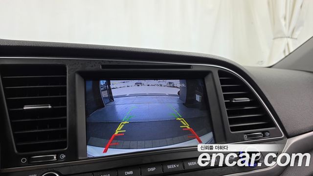 Hyundai AVANTE 2017 — photo 21