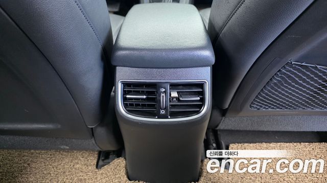 Hyundai AVANTE 2017 — photo 24