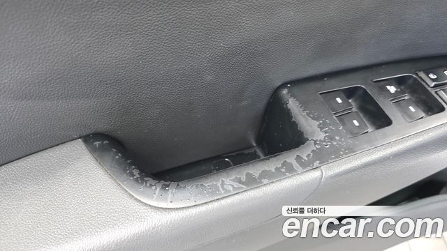 Hyundai AVANTE 2017 — photo 29
