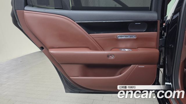 Genesis G90 2022 — photo 15