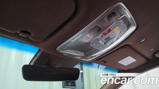 Genesis G90 2022 — photo 36