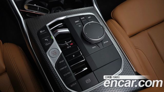 BMW 3-Series 2023 — photo 12