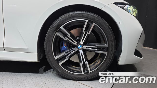 BMW 3-Series 2023 — photo 7