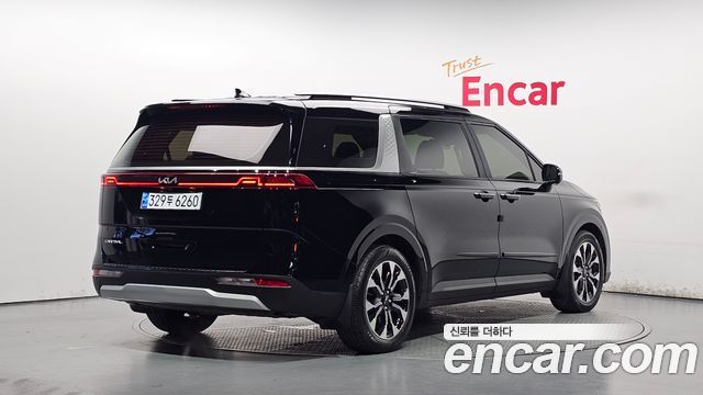 Kia Canival 2023 — photo 2