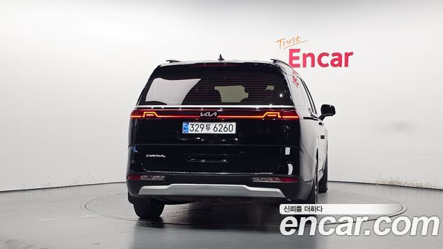 Kia Canival 2023 — photo 4
