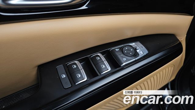 Kia Canival 2023 — photo 16