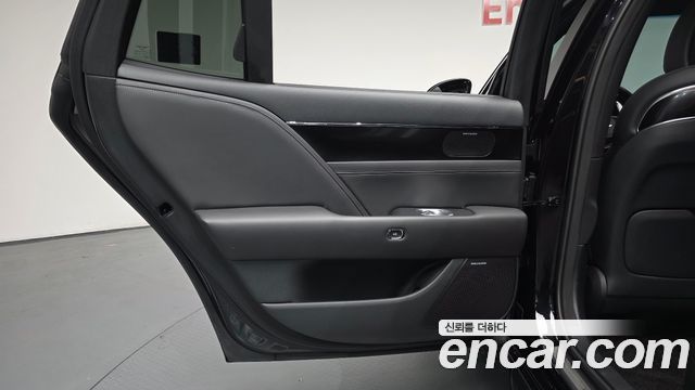 Genesis G90 2022 — photo 15