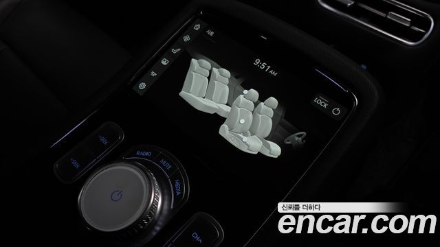 Genesis G90 2022 — photo 31
