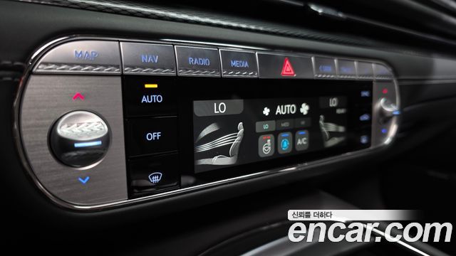Genesis G90 2022 — photo 41