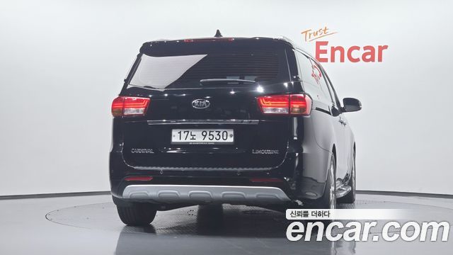 Kia Canival 2016 — photo 4