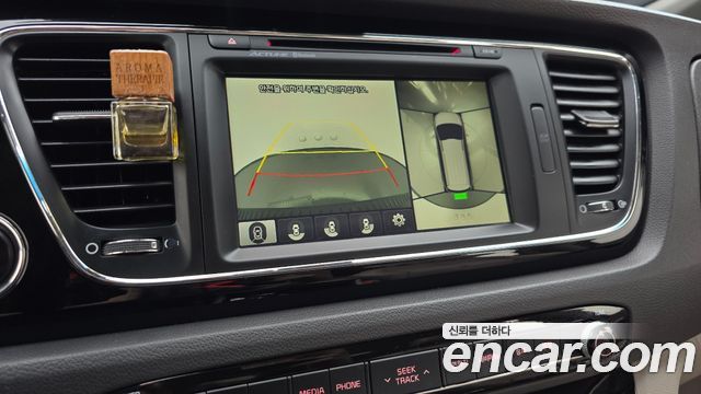 Kia Canival 2016 — photo 19