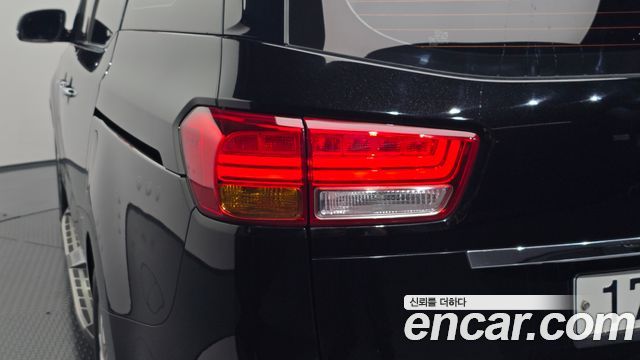 Kia Canival 2016 — photo 9