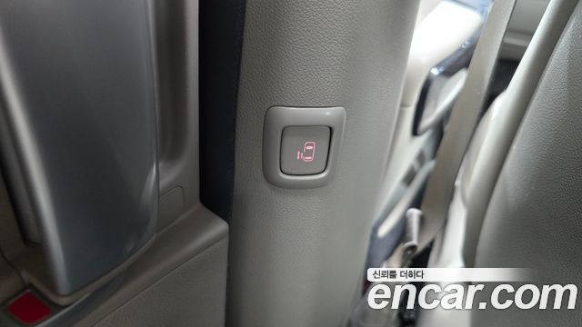 Kia Canival 2016 — photo 28