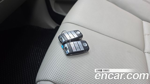 Kia Canival 2016 — photo 29
