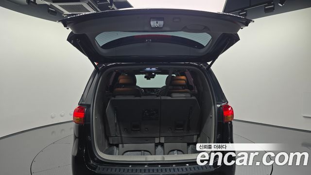 Kia Canival 2016 — photo 33