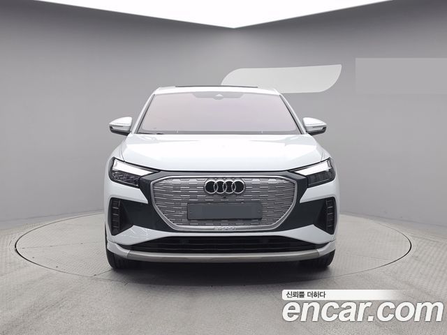 Audi Q4 e-tron 2023 — photo 3